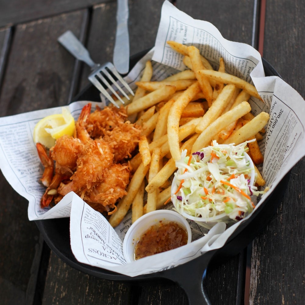 Pescado con papas fritas